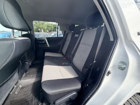 Used 2018 Toyota 4Runner SR5 AWD/4WD image 19