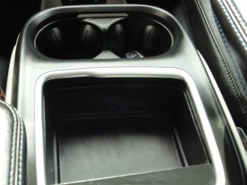 Used 2021 Chrysler Pacifica Touring-L image 39