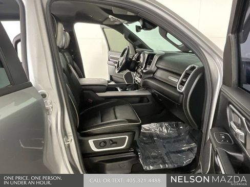 Used 2023 RAM 1500 Laramie AWD/4WD image 14