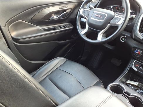 Used 2023 GMC Terrain SLT image 16