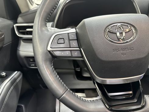 Used 2022 Toyota Highlander Platinum AWD/4WD image 17