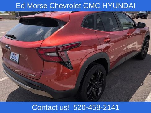 Used 2024 Chevrolet Trax ACTIV w/ Sunroof Package FWD image 5
