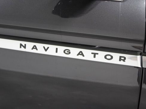 New 2025 Lincoln Navigator L Reserve image 11