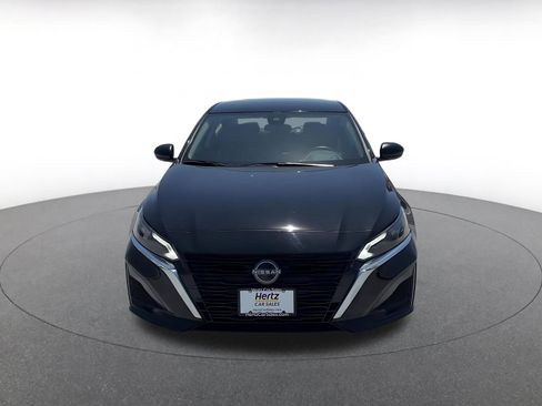 Used 2025 Nissan Altima 2.5 SV FWD image 4