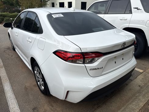 Used 2026 Toyota Corolla LE FWD image 6