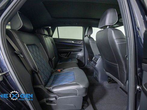 Used 2024 Volkswagen Atlas Cross Sport SEL Premium R-Line AWD/4WD image 37
