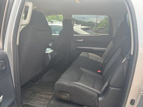 Used 2016 Toyota Tundra SR5 w/ SR5 Upgrade Package AWD/4WD image 8