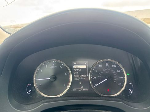 Used 2017 Lexus IS 200t w/ Premium Package RWD image 41