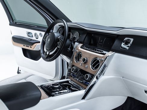 Used 2019 Rolls-Royce Cullinan AWD/4WD image 36