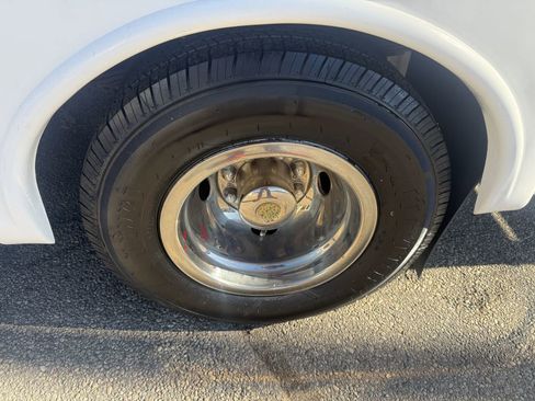 Used 2014 Ford E-450 and Econoline 450 Super Duty w/ Shuttle Bus Prep Package image 19