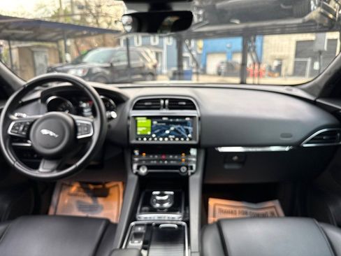 Used 2020 Jaguar F-PACE Premium AWD/4WD image 20
