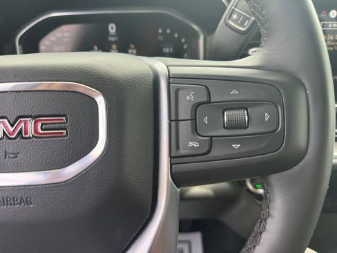 Used 2026 GMC Sierra 1500 SLT AWD/4WD image 33