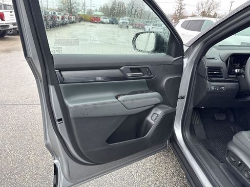 New 2026 GMC Terrain AT4 w/ LPO, Floor Liner Package AWD/4WD image 19