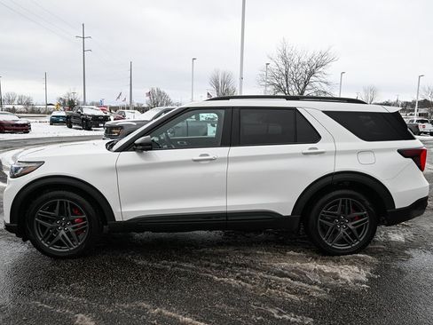 Used 2025 Ford Explorer ST image 8