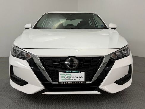 Used 2023 Nissan Sentra SV image 2