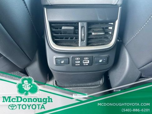 Used 2023 Subaru Outback Limited AWD/4WD image 11