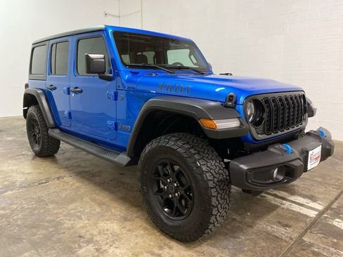 Used 2024 Jeep Wrangler Unlimited image 3