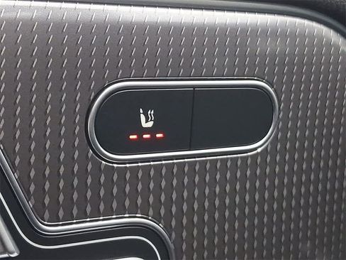 Used 2021 Mercedes-Benz GLB 250 4MATIC image 19