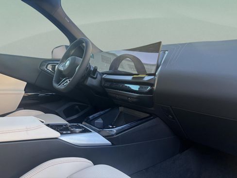 Used 2026 BMW X3 xDrive30 w/ M Sport Package image 27