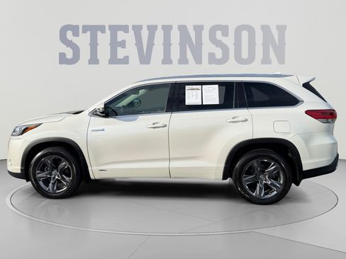 Used 2017 Toyota Highlander Limited Platinum AWD/4WD image 2