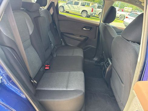Used 2023 Nissan Rogue SV AWD/4WD image 17