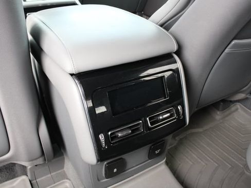 Used 2020 Lincoln Aviator Reserve w/ Elements Package Plus AWD/4WD image 23
