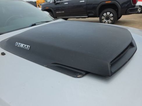 Used 2010 Dodge Challenger R/T RWD image 11