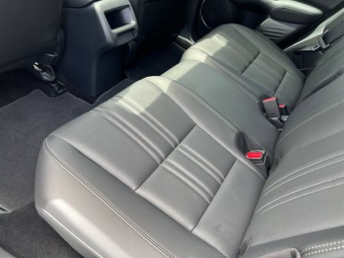 Used 2025 Honda HR-V EX-L image 16