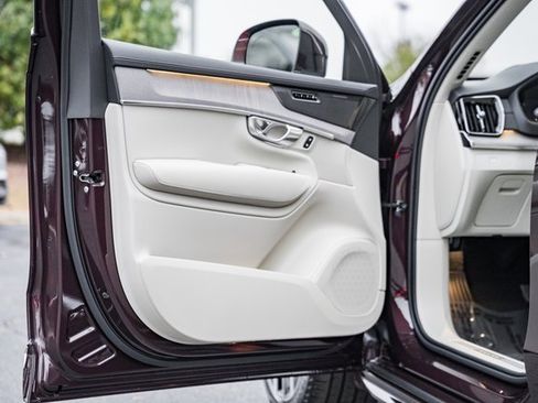 New 2026 Volvo XC90 B6 Ultra w/ Protection Package Premier image 38