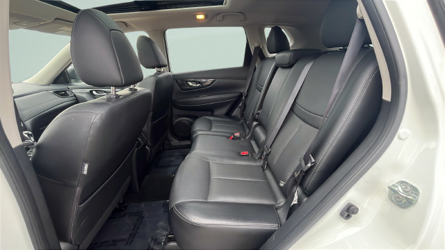 Used 2018 Nissan Rogue SL w/ Premium Package AWD/4WD image 22