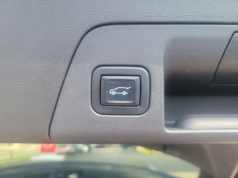 Used 2022 Buick Envision Avenir w/ Technology Package II image 6