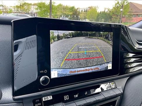 Used 2026 Toyota Camry SE image 17