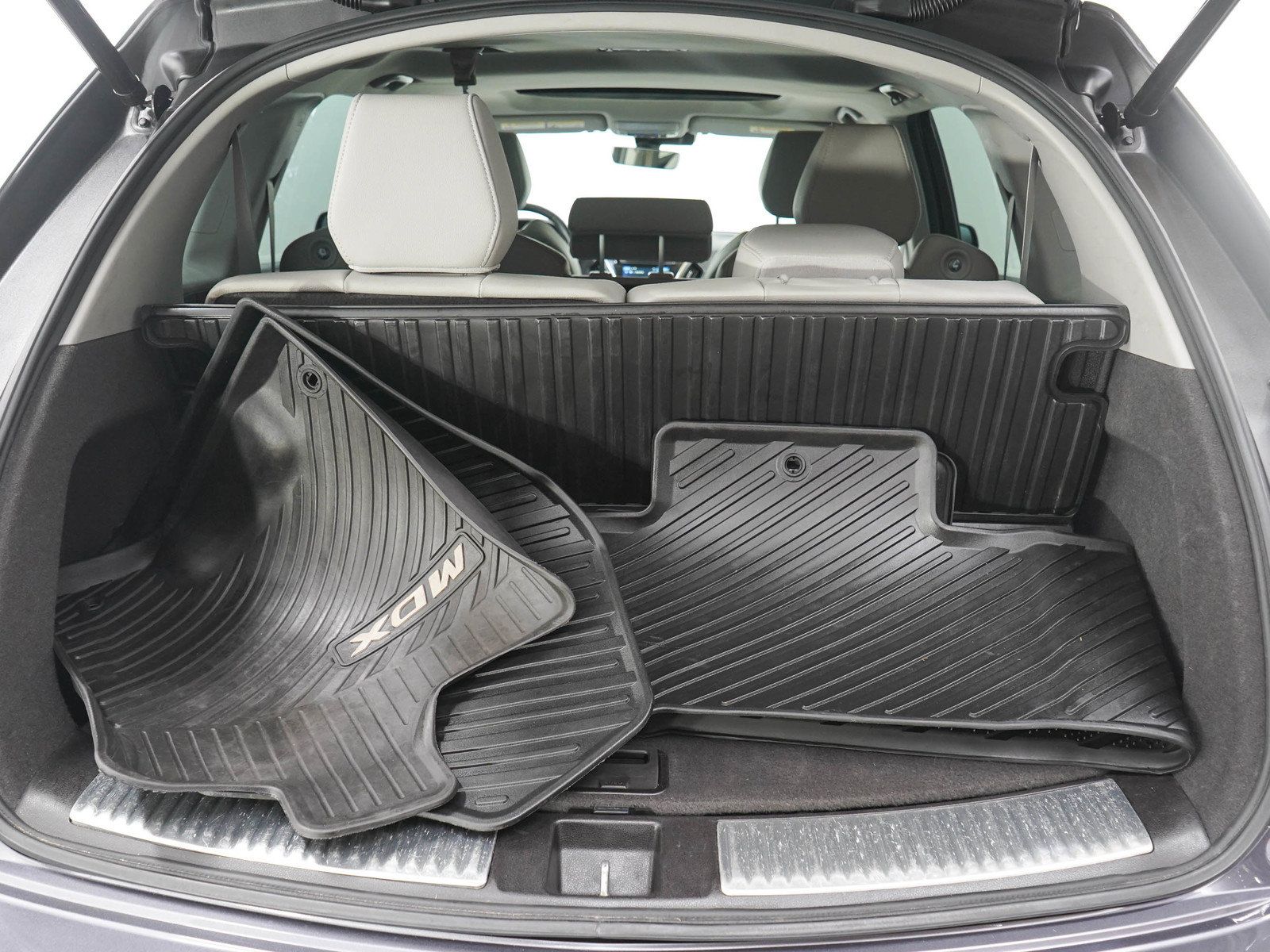 Used 2018 Acura MDX w/ Technology Package AWD/4WD image 16