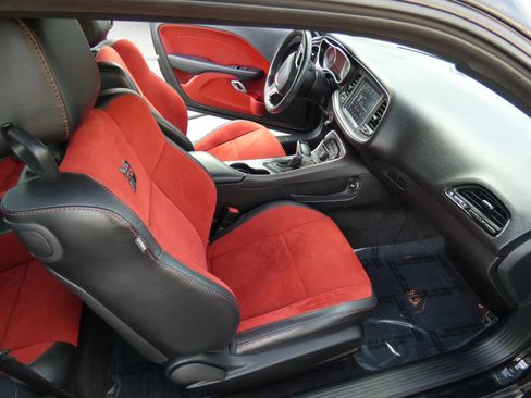 Used 2017 Dodge Challenger R/T Scat Pack w/ Dynamics Package image 26