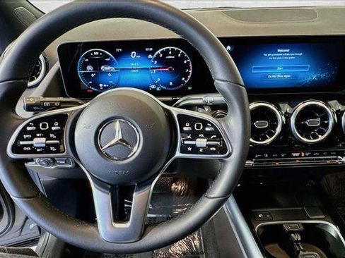 Used 2023 Mercedes-Benz GLA 250 4MATIC image 11