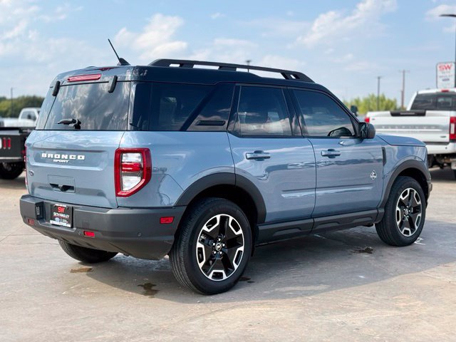 Used 2024 Ford Bronco Sport Outer Banks w/ Tech Package AWD/4WD image 2