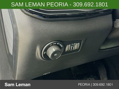 New 2026 Jeep Compass Latitude image 10