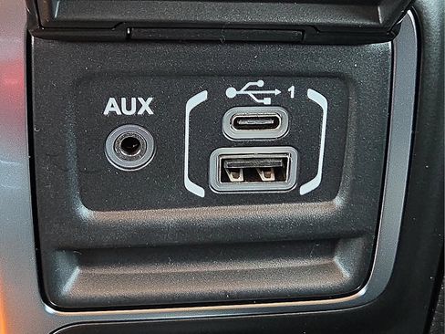 New 2025 Jeep Gladiator Mojave w/ Steel Bumper Group AWD/4WD image 17
