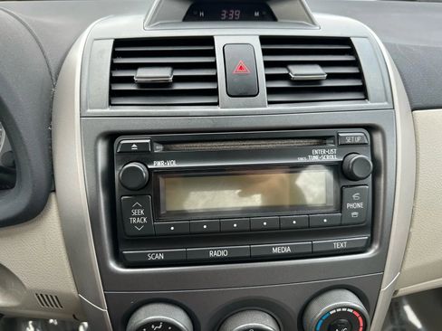 Used 2012 Toyota Corolla LE image 28