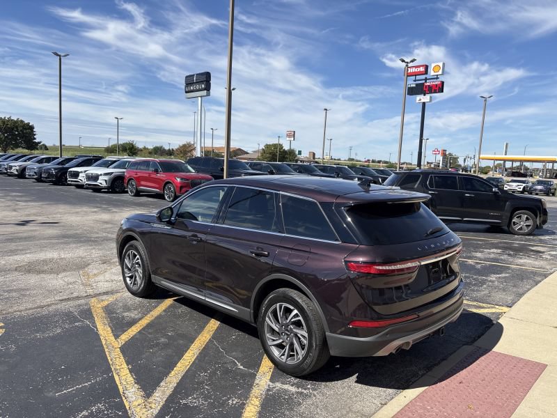 Used 2023 Lincoln Corsair AWD w/ Equipment Group 101A image 3