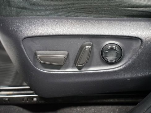 Used 2020 Toyota RAV4 XLE image 32