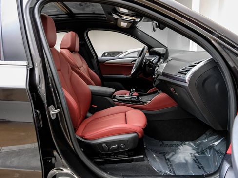 Used 2025 BMW X4 xDrive30i w/ Premium Package image 35