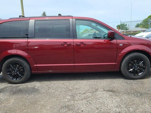 Used 2019 Dodge Grand Caravan SE FWD image 7