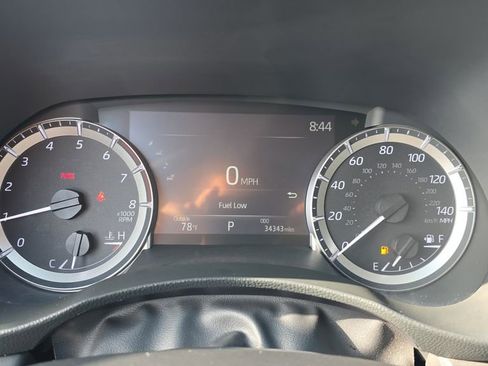 Used 2023 Toyota Highlander XLE FWD image 22