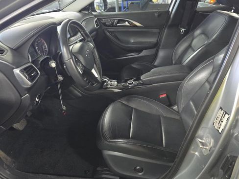 Used 2018 INFINITI QX30 Premium w/ Cargo Package image 9