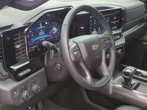 Used 2023 Chevrolet Silverado 1500 ZR2 w/ Technology Package image 10