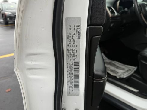 Used 2015 Jeep Grand Cherokee Limited image 30