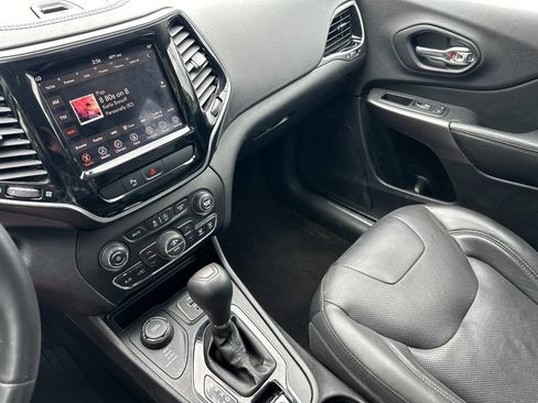 Used 2019 Jeep Cherokee Limited AWD/4WD image 20