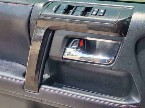 Used 2019 Toyota 4Runner TRD Off-Road Premium AWD/4WD image 22