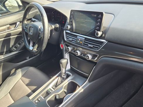Used 2018 Honda Accord Sport image 5